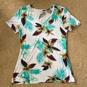 Apt 9 Women’s V Neck Tee